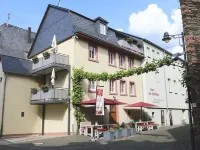Alte Schmiede zu Trarbach Hotels near Weingut Ulrich Langguth