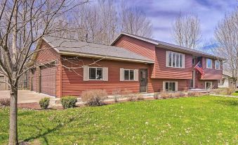 Mosinee Escape w/ Fire Pit - 1 Mi to River! - Housity