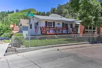Sleek Deadwood Getaway < 1 Mi to Downtown! - Kitchens