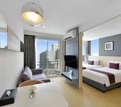 ดีลักซ์ คอนเนอร์ 