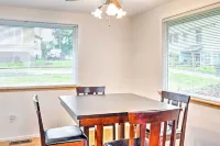 Walkable Sitka Getaway w/ Community Perks! - Pysäköinti