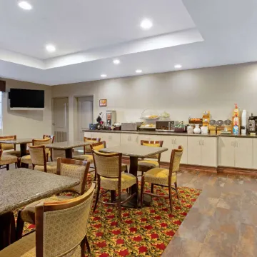 La Quinta Inn & Suites by Wyndham Cleburne