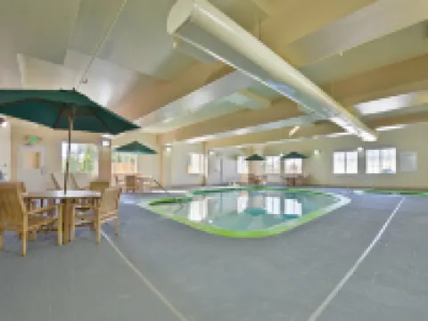 智選假日套房酒店萊克伍德 皮爾斯縣酒店