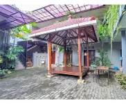 Kartini Guest House Near Alun Alun Probolinggo Hotels in Mayangan
