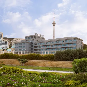 Sheraton Baku Intourist Отели рядом с достопримечательностью «Азербайджанский национальный музей ковра»