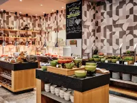Holiday Inn WARSAW CITY CENTRE by IHG Hoteles cerca de Plaza Defilad