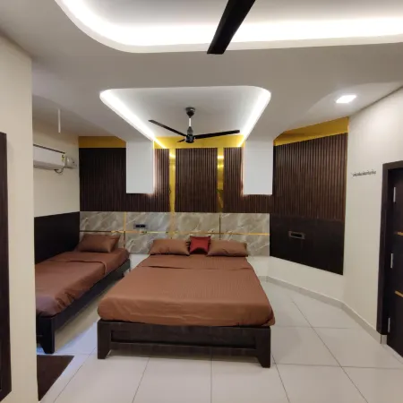 Sundar Lodge