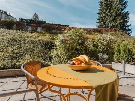 Alpennest Отели рядом с достопримечательностью «Felsentherme»