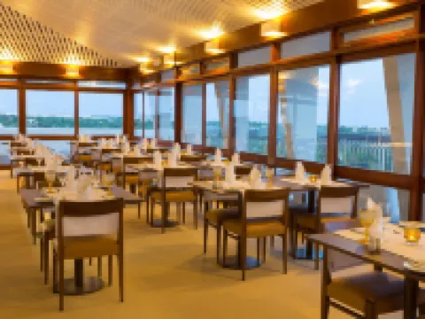 Ozadi Tavira Hotel