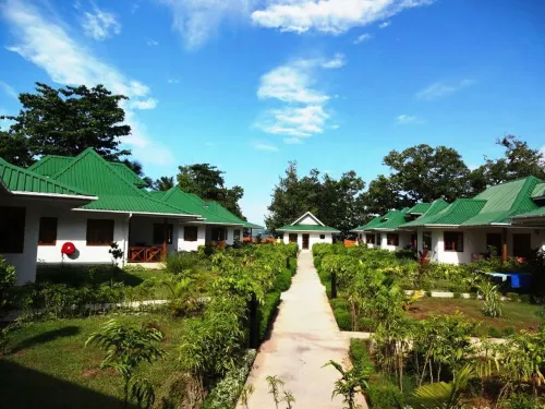 Le Surmer Self Catering Chalets Hotels in La Digue