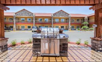 Scottish Inns & Suites