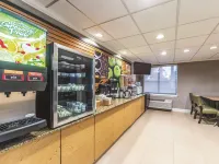 La Quinta Inn & Suites by Wyndham Naples East (I-75) - breakfast