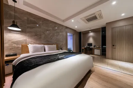 Ever Tourist Hotel Отели рядом с достопримечательностью «Bucheon University»