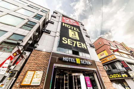 HOTEL SEVEN