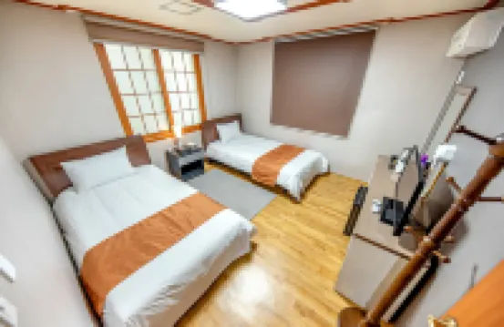 โรงแรมชาร์ลี โรงแรมใกล้Mokseogwon