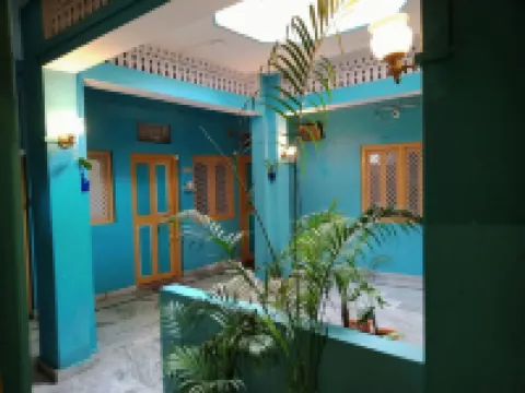 Vibe N Joy | Stay @Dashashwamedh Ghat Hotels near Manikarnika Ghat