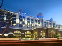 Radisson Blu Plaza Hotel Mysore - Pools