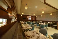 ARIENA - The Boutique Hotel - فطور