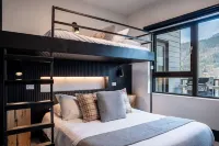 Altitude Adjustment by Revelstoke Vacations Hotels in der Nähe von Revelstoke