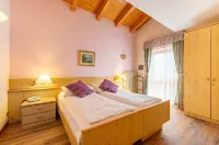 Alpine Touring Hotel-Petfriendly Hotel in zona Torri del Vajolet