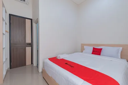 RedDoorz Near Csb Mall Cirebon