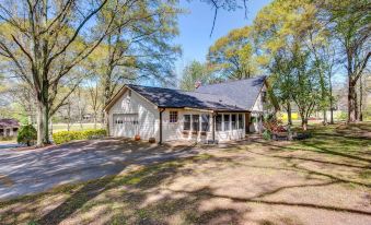 Lush Covington Home with Patio about 32 Mi to Atlanta!