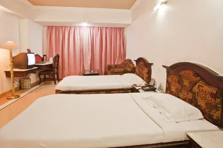 Hotel Ranjits Lakeview
