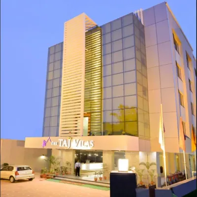 Taj Vilas Hotels in Taj Ganj