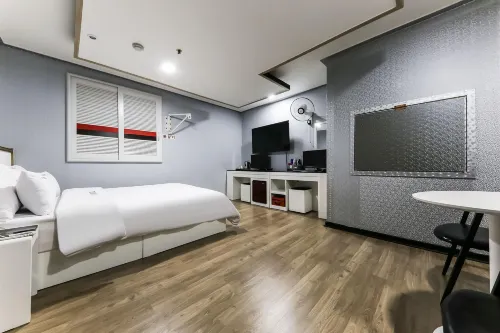 Boryeong (Daecheon) QQ Motel - Parkplatz