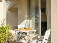 Les Pieds Dans l'Eau