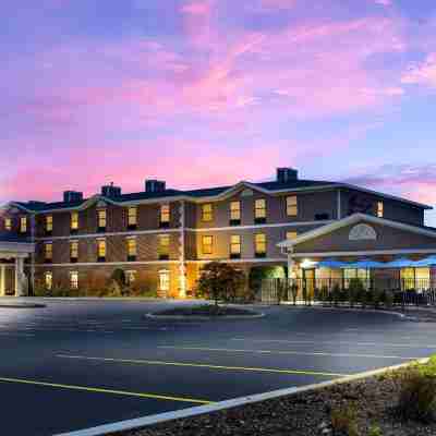 Hampton Inn & Suites Petoskey Hotel Exterior