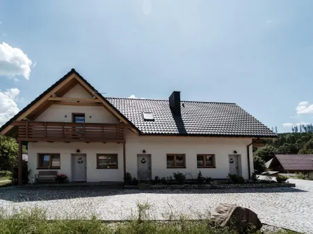 Domek Pod Szarowym Lasem