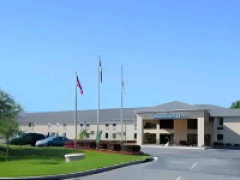 Clarion Pointe Vidalia - Lyons West Hotels in Toombs County