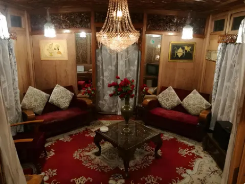 House Boat Hardy Palace