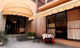 Albergo la Rocca - Housity
