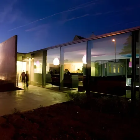 D-Hotel