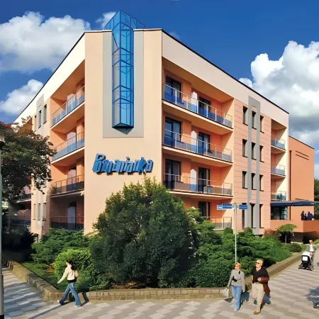 SeaPark Hotel Wellness & Spa Отели рядом с достопримечательностью «Причал Колобжега»