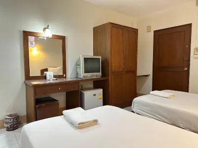 Pakarang mansion Hotels near Wat Chanthrathip
