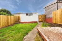 Superior Three Bedroom House with Sea View