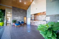 Super 8 by Wyndham Lynnwood Hotels in Lynnwood
