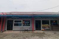 Hana Losmen RedPartner Các khách sạn ở Cinangka