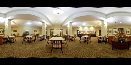 Holiday Inn Express & Suites Sylacauga by IHG Отели в г. Силакога