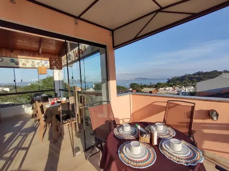 Casa da Flôr GuestHouse, Praia Grande, Beto Carrero Отели в г. Пенья