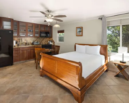 デイズ イン バイ ウィンダム マウイ オーシャンフロント ワイレアのホテル