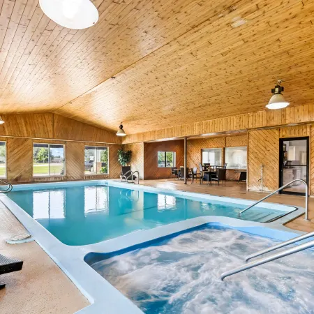 Americas Best Value Inn Tahquamenon Country