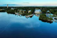 Dolphin Point Villas - 3-Star