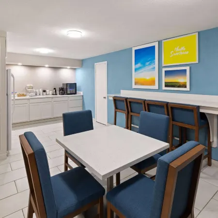 Days Inn & Suites by Wyndham Vicksburg