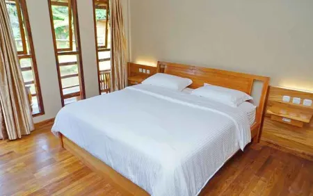 Spring Hill Hotel Ruteng Отели в г. Manggarai Regency