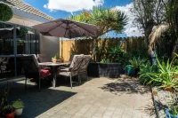 Spacious Eastern Beach Home - 1 Min from Beach! Hotels in Eastern Beach