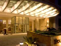 La Suite Dubai Hotel & Apartments Operated by Minor Hotels Hotels near Al Sufouh Tram Station